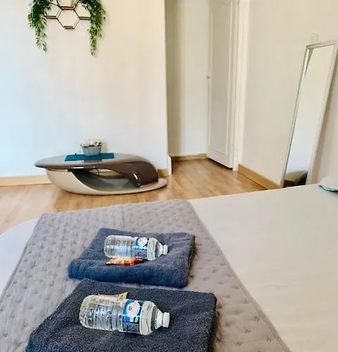 Hébergement de vacances Maison 2 - - 4 Pers - 300m Metro